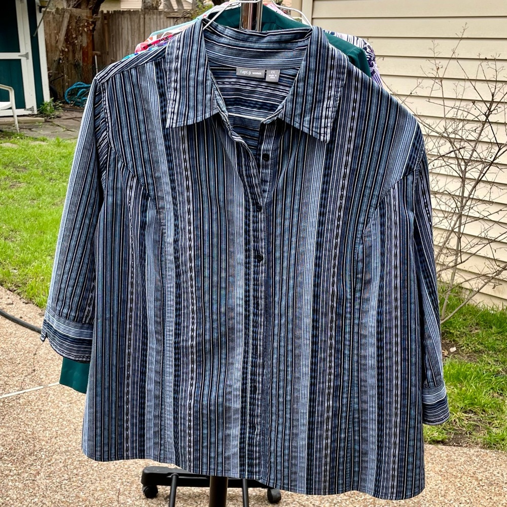 Striped grey-blue shirt, silver stripes, 3/4 sleeves
